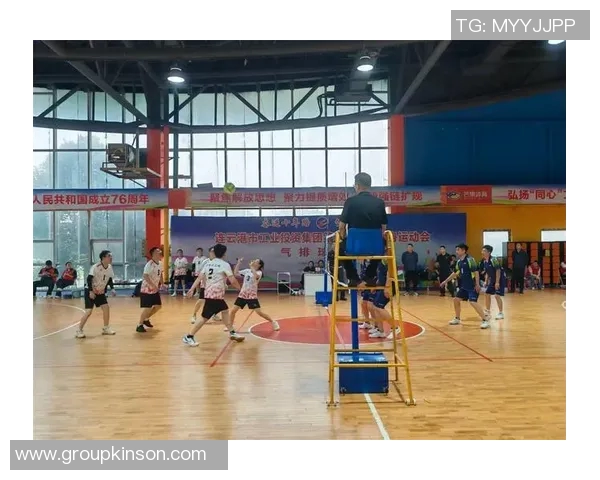 重庆排球队的团队协作精神与排球竞技的完美融合探讨 重庆排球队的团队协作精神与排球竞技的完美融合探讨