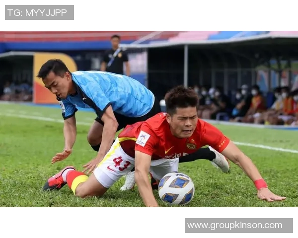 深圳足球队的拼搏之路：邀请赛背后的故事与荣耀