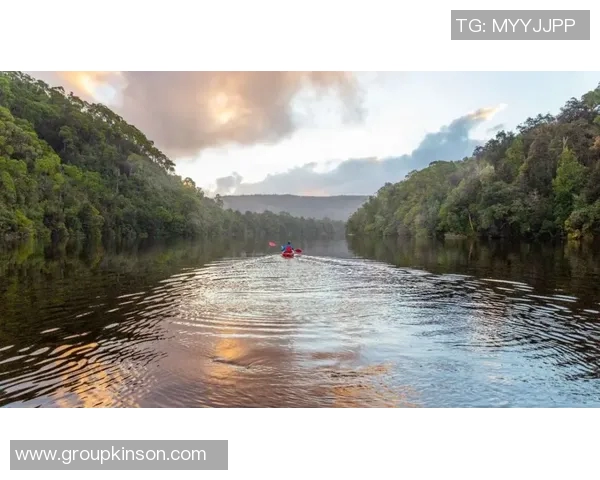 足球明星穿拖鞋的搞笑视频合集让你捧腹大笑不容错过 足球明星穿拖鞋的搞笑视频合集让你捧腹大笑不容错过